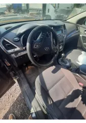 Hyundai Santa Fe 2012 года. Состояние удовлетворительное, на ходу, имеются технические неисправности (ошибки), мелкие вмятины, потертости, царапипины. VIN: KMHST81XBDU094738.