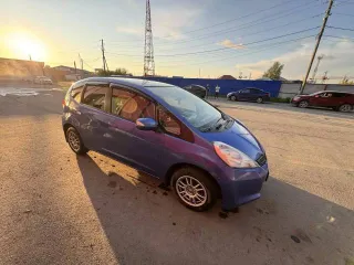 Honda Fit 2012 года, 99 лс, модель, № двигателя L13A-4808474, кузов GE6-1707605, цвет кузова синий, мощность двигателя 99 лс (72.81 кВт).