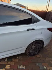 Автомобиль Hyundai Solaris 2014 года выпуска, VIN Z94CT41DBFR327506. В залоге у Совкомбанка.