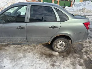LADA Granta 219000, 2012, VIN: XTA219000C0057302, в залоге у ООО МФК «ПСБ Финанс». Имеются сведения о наложенных ограничениях в виде запрета на регистрационные действия.