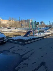 Комната, назначение: жилое, 9 Этаж, общая площадь 11,3 кв. м., адрес объекта: Удмуртская Республика, г. Ижевск, ул. 9 Января, д. 185а, блок 25, комната 7. Кадастровый номер 18:26:020174:3993. Общая долевая собственность, доля в праве 1/4