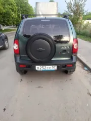 Chevrolet Niva 2013, 212300-55, год выпуска 2013, VIN X9L212300E0498967, гос. номер: О252СС57. Автомобиль на ходу, имеются отслоение каски на переднем бампере, пороги и задние арки сквозная коррозия, задняя дверь коррозия, подтекает основной радиатор или патрубки на радиаторе. Днище в хорошем…