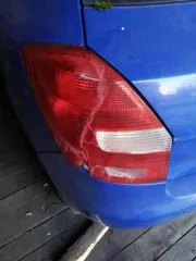 Skoda Fabia 2009 года, 60 лс. Автомобиль легковой, марка: SKODA, модель: FABIA, VIN: XW8AA15J7AK501762, гос. рег. номер: Х825УА18, год изготовления: 2009. Транспортное средство имеет повреждения.
