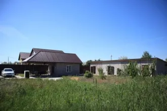 Здание 2019 года постройки, 1-этажное, общая площадь 94.7 кв.м., кадастровый номер 30:12:022052:963, расположенное по адресу: Российская Федерация, Астраханская область, городской округ город Астрахань, город Астрахань. Здание, Кадастровый номер: 30:12:022052:960, Назначение объекта недвижимости…
