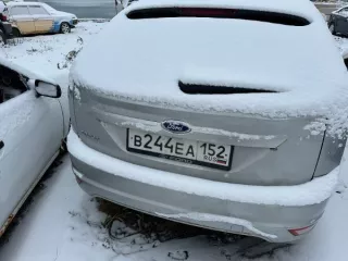 Автомобиль ДЖИЛИ ЭМГРАНД ИКС 7, 2015 г.в., г/н М725УН33, VIN Y4K8752S8FB009085; автомобиль Ford focus, 2010 г.в., г/н В244ЕА152, VIN X9FPXXEEDPAJ81886 (Реализация по прямому назначению). Цвет белый, глубокая коррозия металла на крышке капота, , отслоения лакокрасочного покрытия в местах коррозии…