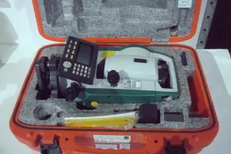 Электронный тахеометр Sokkia CX-52, 2017 год выпуска, серийный номер 95928. В комплекте: аккумулятор, насадка, кисточка, две инструкции, салфетка, памятка, пластиковый кейс. Состояние б/у. Имущество продается в том виде, в каком оно есть, возврату и обмену не подлежит. Продавец не несет…