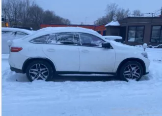 Mercedes-Benz GLE 400 4MATIC, 2017 г.в., кузов WDC2923561A074896, модель 292.356, цвет белый, б/у, госномер М700СХ27. Пробег 116 445 км. Автомобиль на ходу, технически исправен, внешних следов ДТП не имеет. Укомплектован согласно заводской комплектации. Техническое состояние внутренних узлов и…