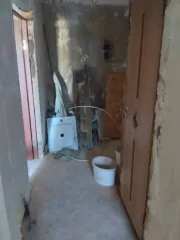 Квартира 31.9 кв.м, Новгородская область. Доля 2/5 в квартире площадью 31.9 кв.м. Назначение: жилое, этаж 1. Адрес: Россия, Новгородская область, Крестецкий район, село Ямская Слобода, улица Заречная, дом 6, квартира 3. Кадастровый номер: 53:06:0130202:306.