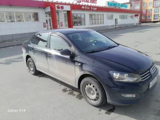 Volkswagen Polo 2016 года выпуска, VIN: XW8ZZZ61ZGG037419. Находится по адресу: Сургутский район, поселок Солнечный, улица Советская, дом 1. Телефон для осмотра: 8 912 419 95 09, Юлия.