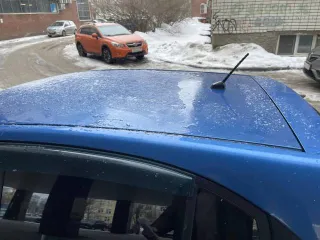 Kia Rio 2010 года, 95 л.с., пробег 218582 км. VIN XWEDH511AA0002458, цвет синий. Номер двигателя G4EE AH330837, тип двигателя бензиновый, мощность 69.9 кВт (95 л.с.), номер кузова XWEDH511AA0002458, снаряженная масса 1580 кг (1244 кг без нагрузки).