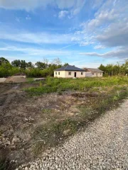 Дом 117,8 кв.м и земельный участок 600+/-9 кв.м, Саратовская область, г Саратов, р-н Заводской. Земельный участок с кадастровым номером 64:48:020420:1080 площадью 600+/-9 кв.м. Дом с кадастровым номером 64:48:020420:2088 площадью 117,8 кв.м.