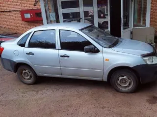 LADA Granta 2013 года выпуска, VIN XTA219060D0148894. Объем двигателя 1596 см³, мощность 81,6 л.с. Пробег 175921 км.