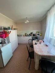 Доля дома 116.8 кв.м. и земельного участка в Абакане. 1/4 доля дома и 1/4 доля земельного участка, а также еще 1/4 доля дома и 1/4 доля земельного участка, итого 1/2 доли в праве общей долевой собственности на жилое здание площадью 116.8 кв.м., кадастровый номер 19:01:100403:1510, по адресу…