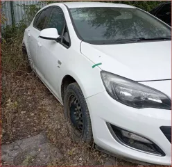 Opel Astra, 2013 года, 116 лс, 175000 км. Автомобиль легковой, марка: OPEL, модель: P-J ASTRA, VIN: XUFPD6DD4D3041441, гос. рег. номер: Е058КХ156, год изготовления: 2013.