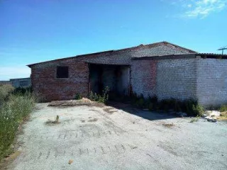 Часть здания коровника МТФ №5 (корпус №1) площадью 1 429,5 кв.м, кадастровый номер 13:12:0131001:973. Часть здания коровника МТФ №5 (корпус №2) площадью 1 180 кв.м, кадастровый номер 13:12:0131001:977. Корпус №3 МТФ №5 площадью 1 558,9 кв.м, кадастровый номер 13:12:0131001:616. Общая площадь 4…