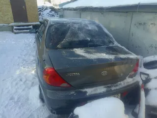 Kia Spectra (КИА СПЕКТРА), VIN XTKFB227260006268, регистрационный знак В103ТК62, цвет Серый. Тип ТС и год выпуска отсутствуют. Предмет залога находится у Залогодателя в собственности, что подтверждается Залогодателем и следующими документами: Свидетельство ТС № 9927884885, Паспорт ТС № 37НХ841977.