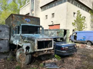 Недвижимое и движимое имущество - здание, назначение: нежилое (гостиница), кад номер: 50:60:0020103:58; здание, назначение: нежилое (проходная), кад номер: 50:60:0020103:55; помещение, назначение: нежилое (теплица), кад номер: 50:60:0020103:92; сооружение, назначение: нежилое (благоустройство с…