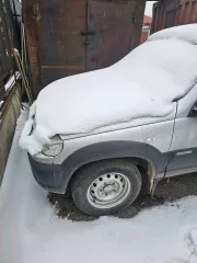CHEVROLET NIVA, 212300 55, 2013г.в., цвет: светло серебристый металлик