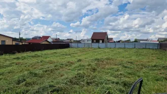 2/6 долей в праве обшей долевой собственности на земельный участок с кадастровым номером 47:14:0901005:113, месторасположение Ленинградская область, Ломоносовский район, МО  Гостилицкое сельское поселение , ЗАО  Племенной завод  Красная Балтика , у д. Новый Бор, рабочий участок 42, площадью 800 +/ …