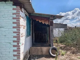 Дом 42,3 кв.м и участок 600 кв.м, Челябинская область: 2/3 доли дома и 2/3 доли земельного участка в Челябинской обл. ещё 2/3 доли дома и 2/3 доли земельного участка в Челябинской обл. ещё 2/3 доля в праве на жилой дом, площадь: 42,3кв.м., кадастровый номер: 74:17:0104002:198, и 2/3 доля в праве на…