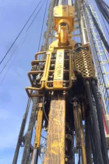 Верхний привод гидравлический СВП Drillmec HTD250C с гидравлическим силовым блоком (ГСУ) системы верхнего привода, производства Drillmec S.p.A, Италия, 2018 года выпуска, в сборе, для буровых установок, в т.ч. мобильных.