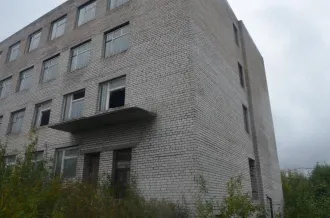 Здание (механические мастерские производственной базы) площадью 902,3 м2, назначение: нежилое, кадастровый номер 29:28:110270:45, местоположение: Архангельская область, г. Северодвинск, проезд Чаячий, д.17; здание (механическая мастерская) площадью 751,4 м2, назначение: нежилое, кадастровый номер…
