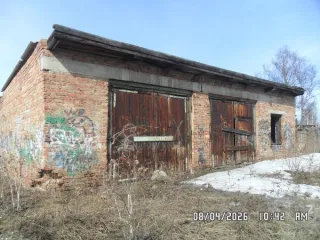 Гараж нежилое 104.7 кв.м и земельный участок 862 кв.м Красноярский край Гараж, назначение: нежилое, кадастровый номер 24:28:3001012:489, год ввода в эксплуатацию 1975 Земельный участок на котором расположен объект, кадастровый номер: 24:28:3001012:1, площадь 862 кв.м., местоположение установлено…