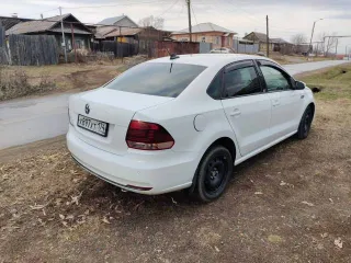 Volkswagen Polo, 2018 года, 125 лс, 183 015 км, АКПП, VIN: XW8ZZZ61ZKG014372. Хорошее техническое состояние (электрообогрев лобового стекла, датчики парковки спереди и сзади и пр.).