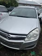 Лот №33 – Автомобиль Opel Astra, 2007 г.в. (64-011712) Г/н М367ВЕ164,  VIN W0L0AHL698G074137. Обременения: сведения отсутствуют. Характеристика имущества: Б/у 
Вид транспорта: автомобиль 
Год выпуска: 2007 
VIN номер: W0L0AHL698G074137 
Марка: Opel  
Модель: Astra 
