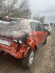 Renault Kaptur 2016 года выпуска, VIN: X7LASREA756525712. Автомобиль после ДТП, существенные повреждения задней части со смещением и разрывами: задний бампер, крышка багажника, задние крылья левое и правое, задние фонари, противотуманные фары, облицовка багажника, обивка потолка, задняя правая…