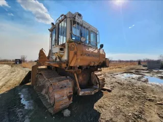 Экскаватор гусеничный Hyundai R300LC-9SH, заводской номер HHKHZ808LE0000183, 2014 год выпуска, госномер 58 УЕ 9248 (63 СВ 9366). Экскаватор гусеничный Hyundai R300LC-9S, заводской номер HHKHZ810LE0001178, 2014 год выпуска, госномер 58 УЕ 9241 (63 СВ 9362). Трактор ДТ-75 ДЕРС2 с буровой установкой…