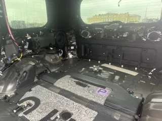 Lexus LX 570 VIN: JTJHY00WX04279138