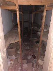 Контора 298 кв. м и земельный участок 1466 кв. м в Вологодской области. Кадастровый номер здания: 35:19:0309007:169. Назначение: нежилое. Количество этажей: 1, подземных этажей: 0. Общая площадь здания: 298 кв. м. Адрес: Российская Федерация, Вологодская область, Устюженский район, деревня…