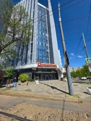 Доли в нежилом помещении 890,5 кв.м и земельном участке, Краснодар. 170/2409 доли в праве общей долевой собственности на з/у пл. 2409 кв.м, КН 23:43:0305003:91, нежилое помещение пл. 890,5 кв.м, КН 23:43:0305003:259, адрес: г.Краснодар, ул.Коммунаров, д.76,пом.71-73,75-88,90-110. Обременение…