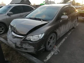 Honda Civic 2008 года выпуска. Государственный регистрационный знак Х417СВ72. Идентификационный номер NLAFD76408W000178. Тип ТС: легковой-прочее. Шасси (рама) № отсутствует. Кузов NLAFD76408W000178. Цвет кузова серый. Разрешенная максимальная масса 1299 кг.
