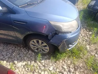 Kia Rio 2013 легковой автомобиль. Идентификационный номер (VIN): Z94CC41BADR121456. Год выпуска: 2013. Номер кузова: Z94CC41BADR121456. Мощность двигателя, л.с. (кВт): 123 (90). Рабочий объем двигателя, куб. см.: 1591. Тип двигателя: бензиновый. Экологический класс: четвертый. Сломан передний…