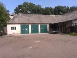 Земельный участок и нежилые помещения 233,2 кв.м Приморский край Земельный участок кадастровый номер 25:13:030209:1328 площадью 19822 кв.м категория земель: Земли населенных пунктов виды разрешенного использования: склады адрес местоположению: местоположение установлено относительно ориентира…