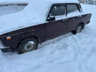 Автомобиль LADA 2107, 2008 г.в., г/н Р011ОТ33, VIN XTA21074082730514; автомобиль LADA Kalina, 2008 г.в., г/н Е141КК33, VIN XTA11183090186402; автомобиль ВАЗ 21099, 1997 г.в., г/н Н942ТА33, VIN XTA210990V2164063. Цвет темно-вишневый, по кузову имеются следы коррозии, вмятина на правом заднем крыле…