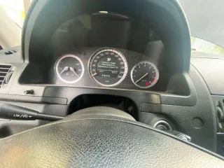 Mercedes-Benz C-Class 2008 года выпуска, VIN WDD2040811F117876. Полный привод, пробег 233 000 км, автоматическая коробка передач. Автомобиль не на ходу, двигатель и система охлаждения под замену.
