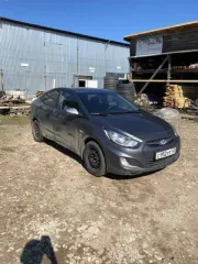 Hyundai Solaris 2013 Hyundai Solaris, 2013 года, 123 лс, 172463 км, АКПП еще транспортное средство Hyundai SOLARIS, 2013 года выпуска, VIN: Z94CT41DBDR228756.