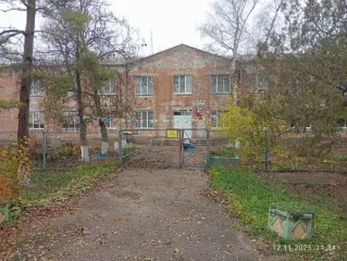 Здание детского сада 868,4 кв.м с сооружениями и земельным участком 4126 кв.м Ростовская область Нежилое здание (здание дет.сада)61:40:0020101:1401,нежилое здание (хоз.постройка) 61:40:0020101:1399,сооружение (пож. резервуар) 61:40:0020101:1397,  сооружение (сливная яма)61:40:0020101:2230, …