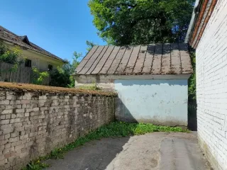 Здания, г. Рыбинск, ул. Свердлова, 24, общая площадь 1728 кв.м, Ярославская область. В составе: - здание главного дома в разрушенном состоянии, назначение: нежилое, площадь: 706 кв.м, количество этажей: 3; - здание конторы в разрушенном состоянии, назначение: нежилое, площадь: 194,4 кв.м, кол-во…