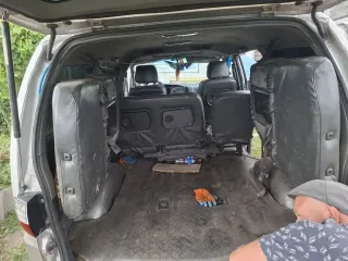 Hyundai Starex 2004. Автомобиль марки Hyundai модель Starex 2004 г.в. VIN-номер KMHWP81HP4U610692. С имуществом можно познакомиться по месту его нахождения по предварительной записи у организатора торгов по адресу: ул. Солнечная, д. 3, р. п. Николаевка Николаевский р-н, Ульяновская область.