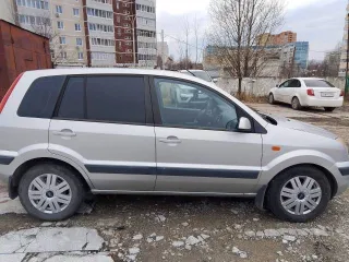 Ford Fusion 2007, серебристый. VIN: WF0UXXGAJU7U73524, госномер: М982СВ73.