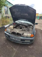 BMW 318i 2001 года выпуска, седан. VIN: WBAAL310XOJ42911, регистрационный номер T403UUM.