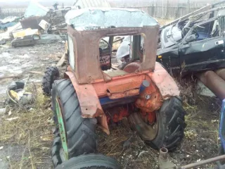 Единый лот в количестве 3 тракторов:  трактор МТЗ-82, год выпуска не определен, синего цвета, трактор Т-40АМ, 1988 г.в., зеленого цвета,  трактор Т-40АМ, заводской номер отсутствует, № двигателя 2860128, № переднего моста 740083,  имущество бывшее в употреблении, находится в неудовлетворительном…