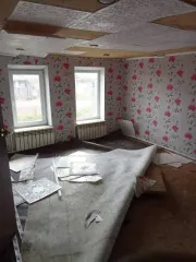 Доля дома 72.1 кв.м и участка 757 кв.м в Челябинской области. 1/7 доля дома и 1/7 доля земельного участка. Еще 1/7 доля дома и 1/7 доля земельного участка. Еще 1/7 доля на здание, площадь 72.1 кв.м, назначение: жилое, адрес: Россия, Челябинская обл., Увельский р-н, с. Красносельское, ул…