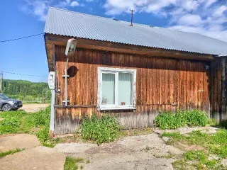 Фельдшерско-акушерский пункт 78,6 м² и участок 305 м², Пермский край. Нежилое помещение (фельдшерско-акушерский пункт), назначение: нежилое, этаж № 1, площадь 78,6 кв.м, кадастровый номер 59:07:0080101:445 и земельный участок, площадь 305 кв.м, кадастровый номер 59:07:0080101:225. Помещение…