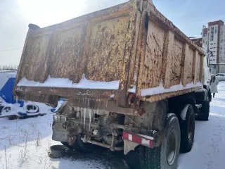 Грузовой самосвал МАЗ 551605 230 024, идентификационный номер  VIN  Y3M55160550005646 Грузовой самосвал МАЗ 551605 230 024, идентификационный номер  VIN  Y3M55160550005646, Цвет белый, год выпуска 2005. рег. номер Р569ХТ 34. Тех. описание: Отсутствует АКБ. Имеются повреждения лакокрасочного…