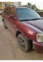 Hyundai Santa Fe 2008 года, VIN X7MSB81VP9M014485. Общее состояние: внешнее удовлетворительное, автомобиль на ходу, заводится исправно. Технические особенности: ходовая часть - требуется замена всех тормозных дисков (значительный износ), свист в левой задней ступице, неисправны все амортизаторы…